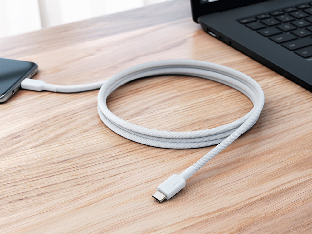 Elements Pro USB 2.0 USB-C to USB-C Cable 1m White – 5A/ 480Mbps